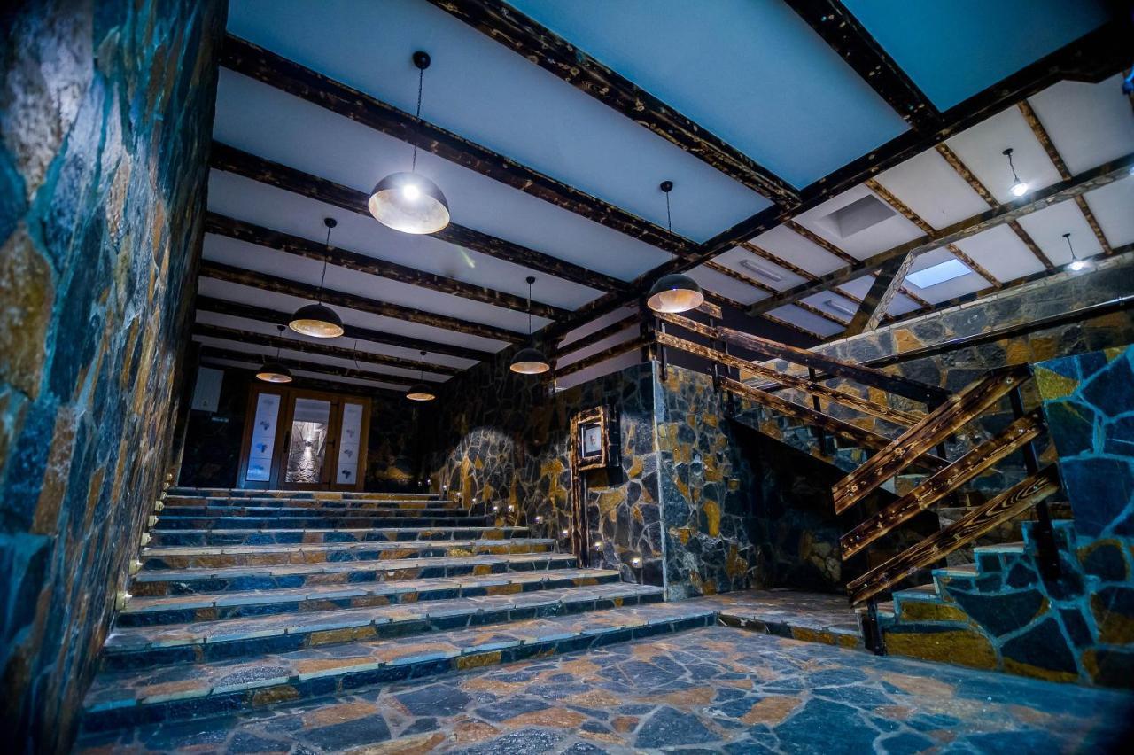 Eco Winery Lipovac Apartments 采蒂涅 外观 照片