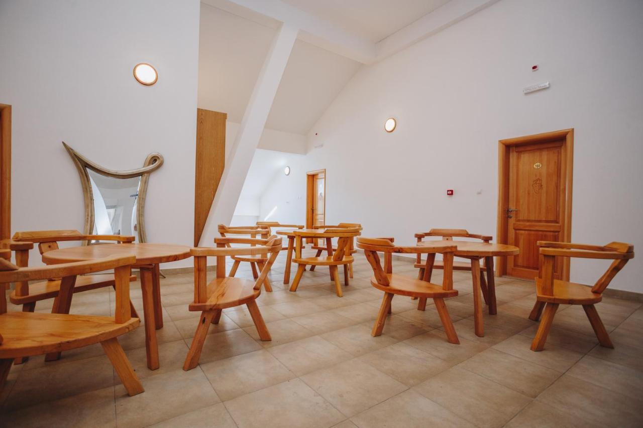 Eco Winery Lipovac Apartments 采蒂涅 外观 照片